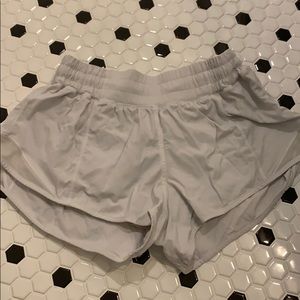 white lululemon size 4 shorts